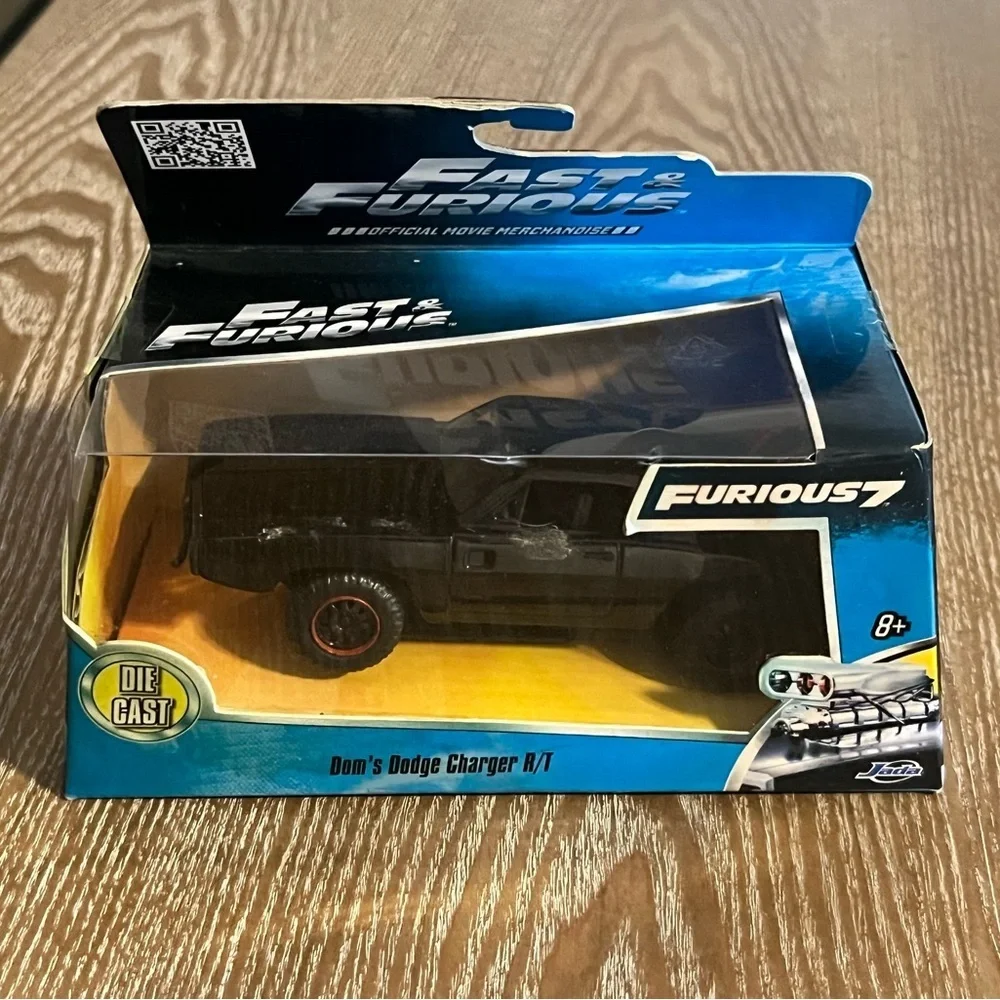 Fast & Furious 7 Dom's Dodge Charger R/T Die Cast 2015